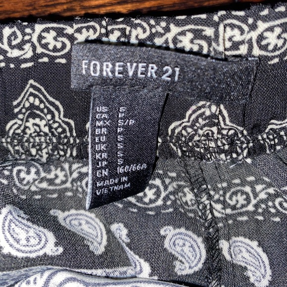 Aztec Shorts - Picture 3 of 3